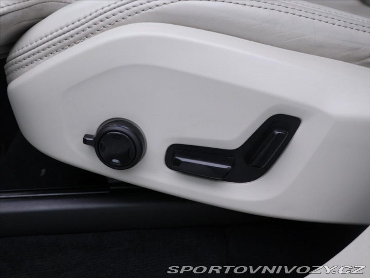 Volvo Ostatní modely XC90 2,0 B6 220kW AWD Dr-E Ins 2020