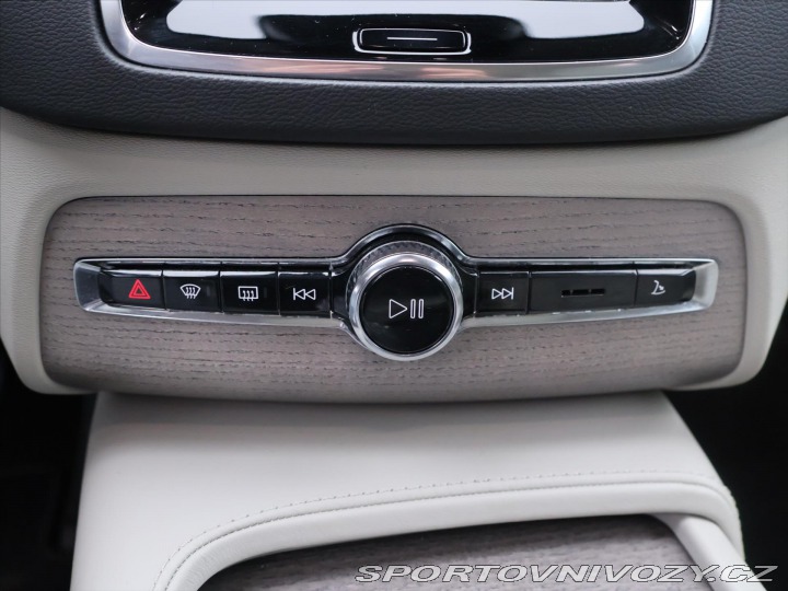 Volvo Ostatní modely XC90 2,0 B6 220kW AWD Dr-E Ins 2020
