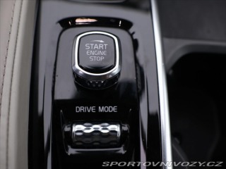Volvo Ostatní modely XC90 2,0 B6 220kW AWD Dr-E Ins 2020