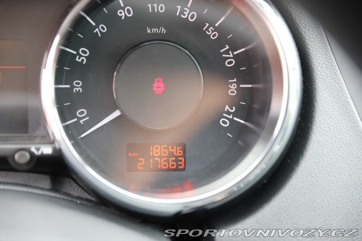 Peugeot Ostatní modely 5008 2,0 HDI 120 kw 2015