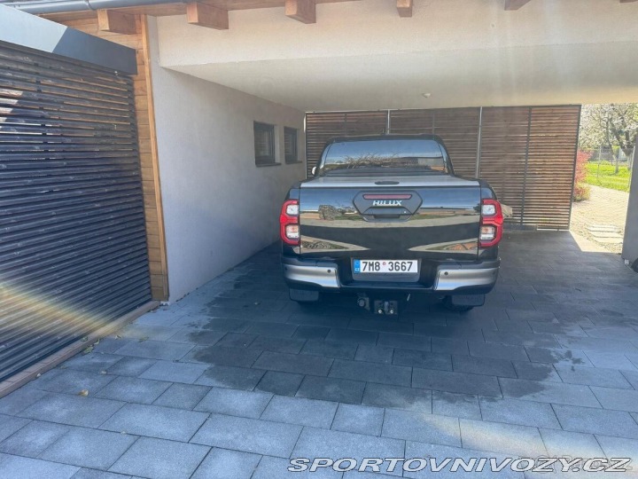 Toyota Ostatní modely Hilux invicible v plné výbavě 2023