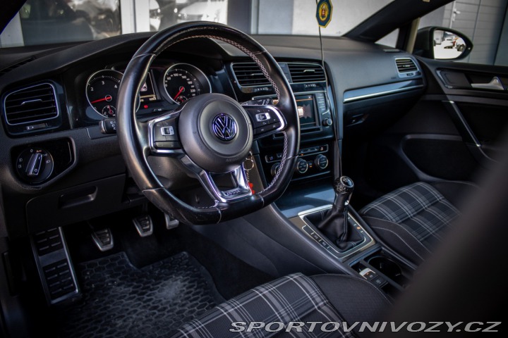 Volkswagen Golf Variant  GTD 2.0 TDI BMT 2015