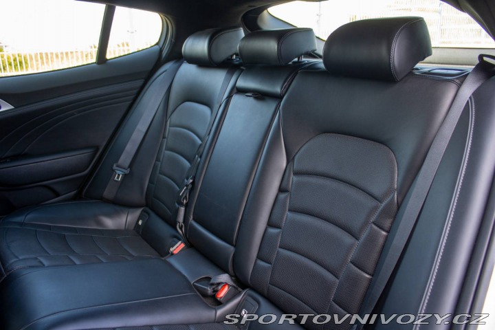 Kia Stinger 3.3 T- GDi GT 4WD / AJ 2021