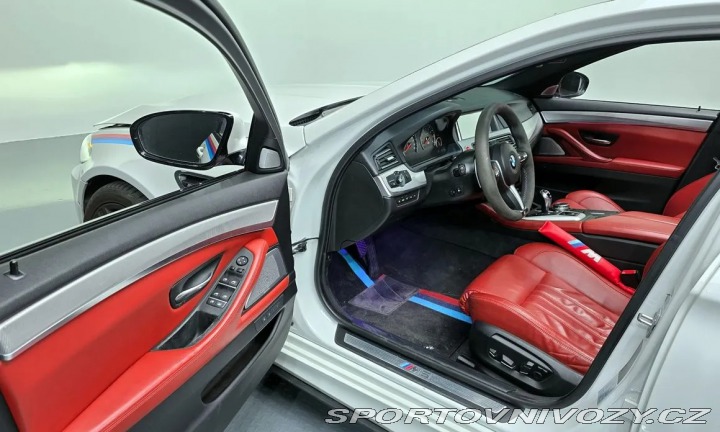 BMW M5 2016