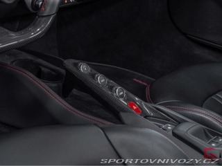 Ferrari F8 Spider Lift 2021
