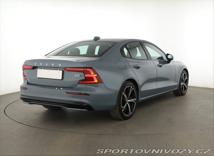 Volvo S60 R-Design B5 AWD 2023