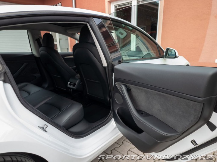 Tesla Model 3 Standard Range Plus 239 k 2021