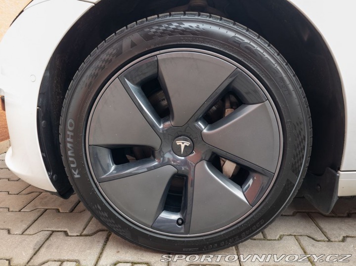 Tesla Model 3 Standard Range Plus 239 k 2021