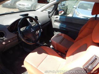 Mitsubishi Colt 1.5 i 80kw střecha nejde 2006
