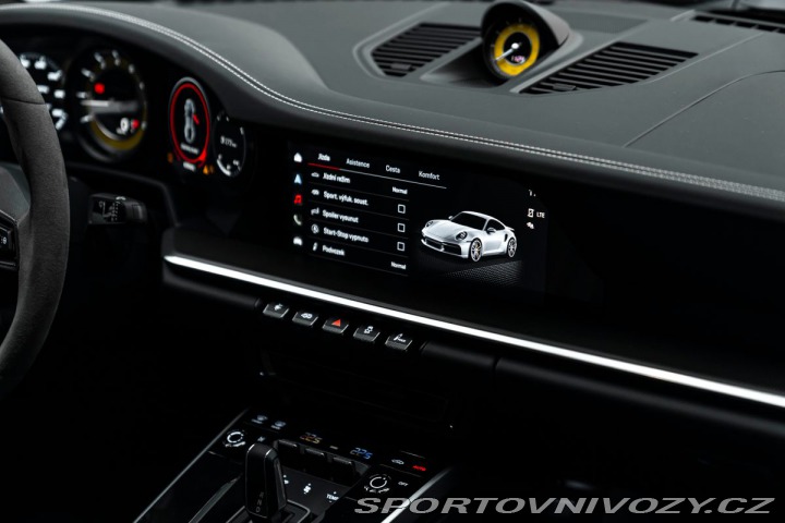 Porsche 911 Turbo S 2024