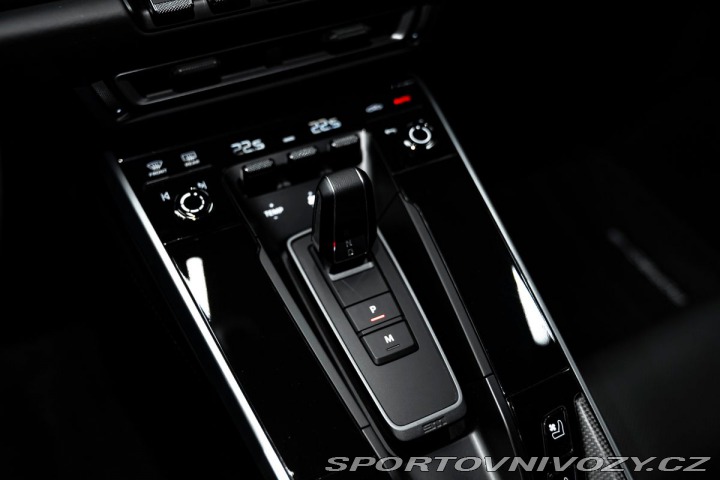 Porsche 911 Turbo S 2024