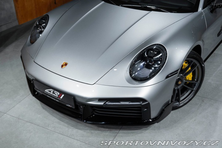 Porsche 911 Turbo S 2024