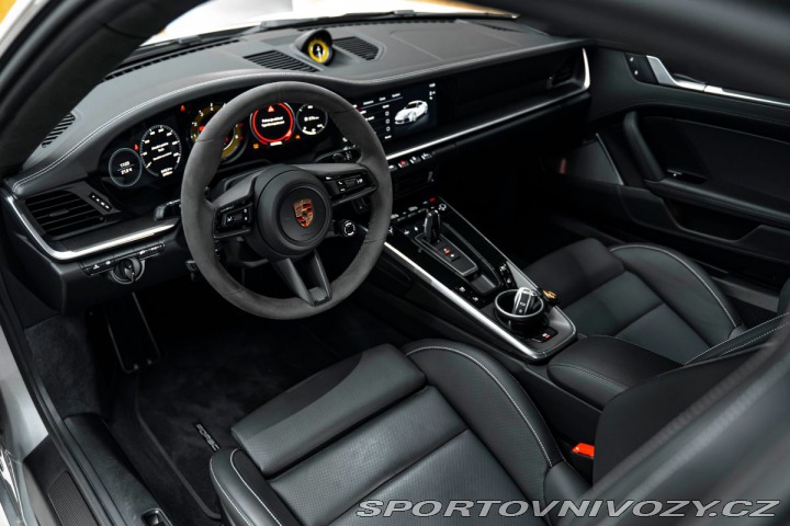 Porsche 911 Turbo S 2024