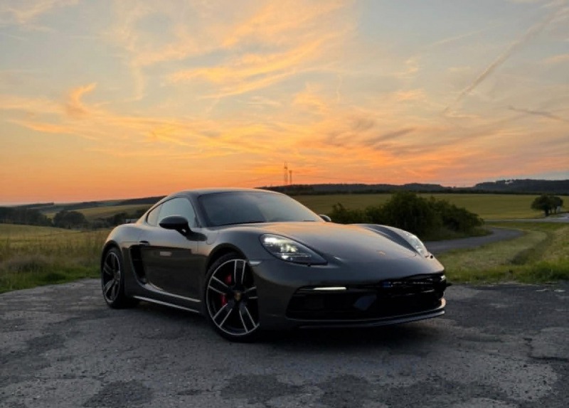 Porsche Cayman 718
