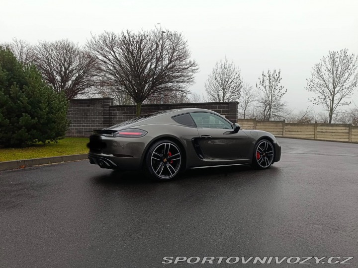 Porsche Cayman 718 2024