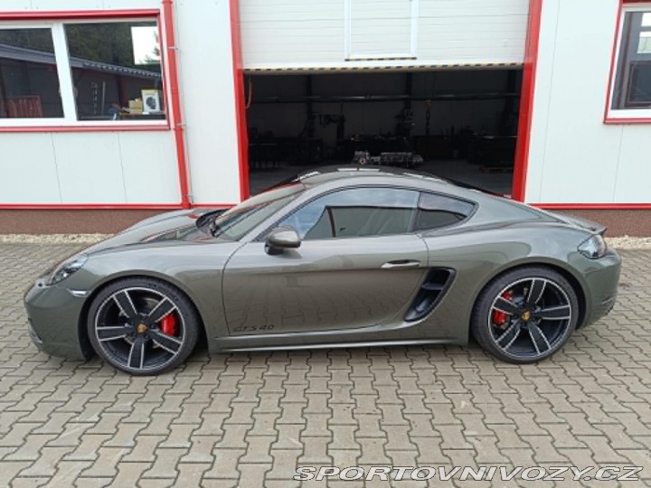 Porsche Cayman 718 2024