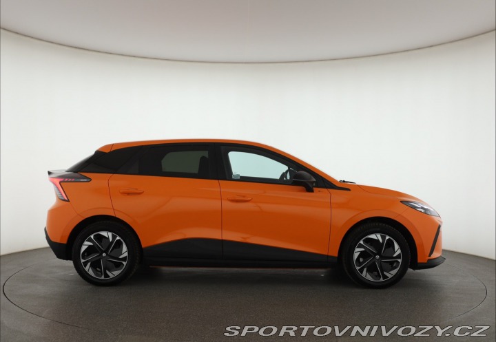 MG Ostatní modely 4  64 kWh 2024