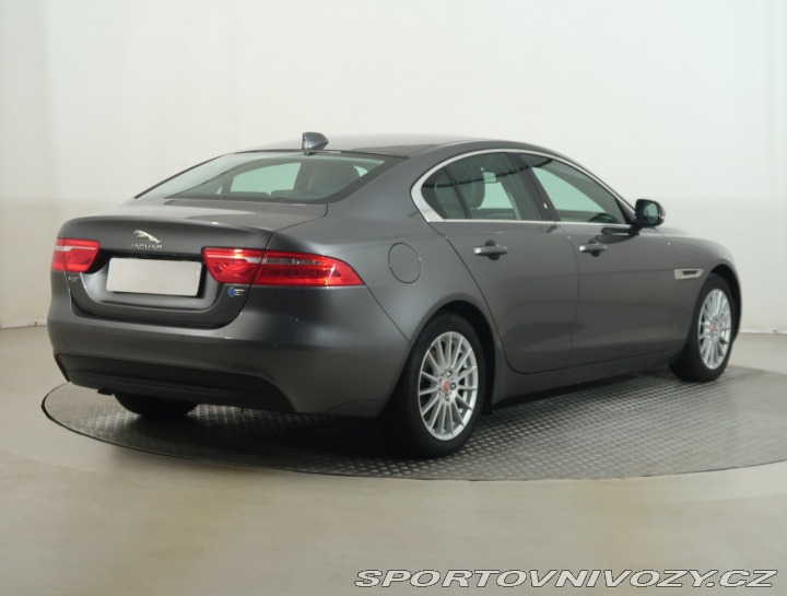 Jaguar XE E-Performance 2019