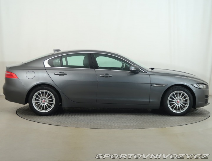 Jaguar XE E-Performance 2019