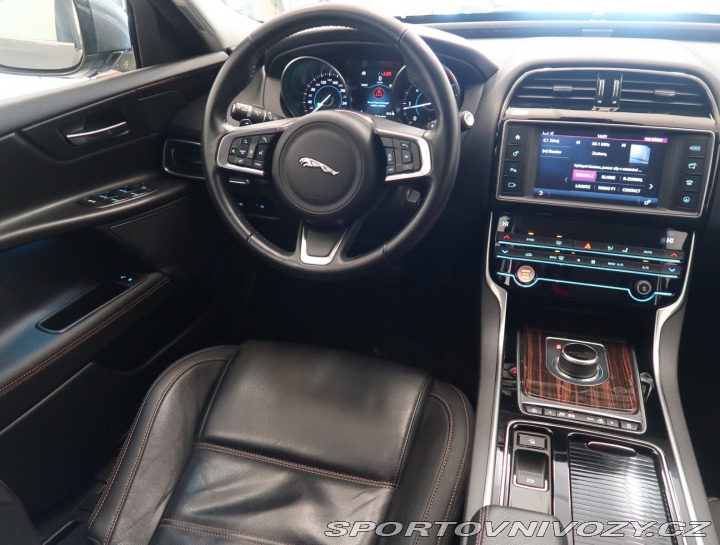 Jaguar XE E-Performance 2019