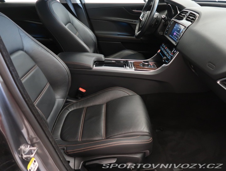 Jaguar XE E-Performance 2019
