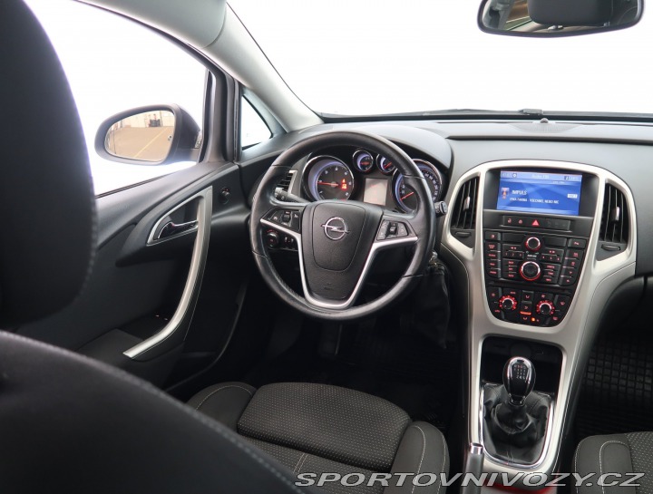 Opel Astra 2.0 CDTI 2011
