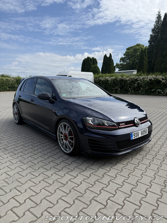 Volkswagen Golf  2015