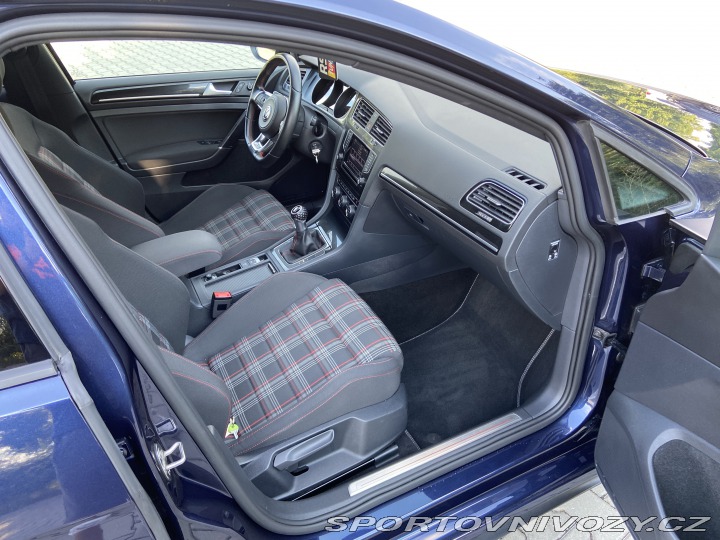 Volkswagen Golf  2015