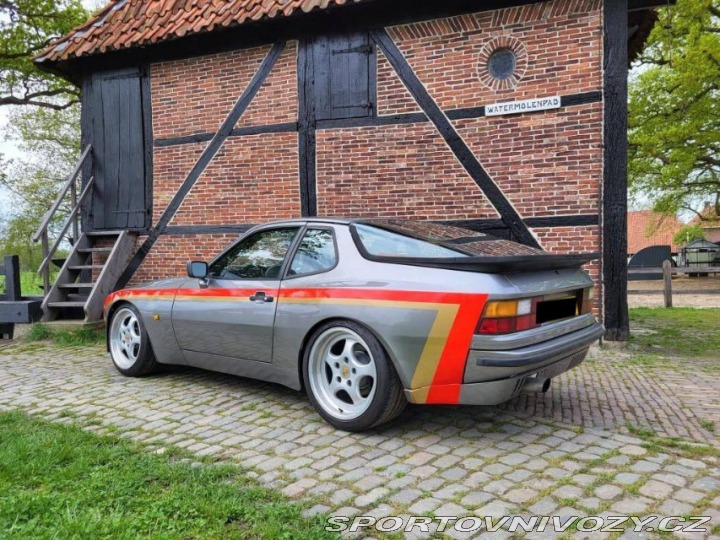 Porsche 944  1985