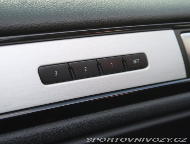 Volkswagen Ostatní modely Touareg  4.2 V8 TDi 2013