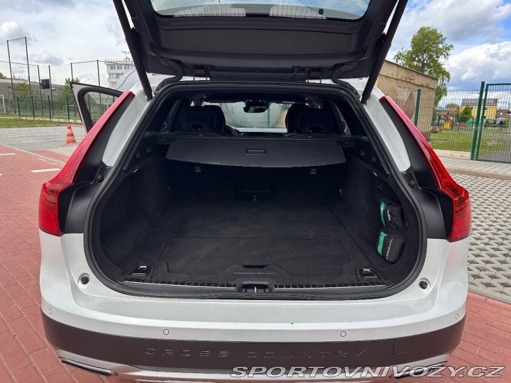 Volvo V90 CC D5 AWD, POLESTAR, DPH 1800