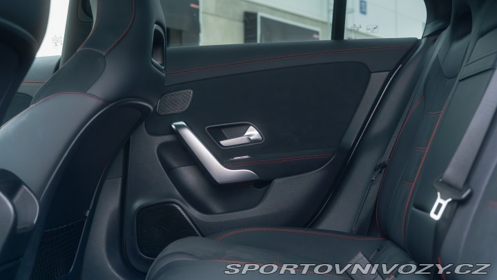 Mercedes-Benz CLA 200 AMG Line 2022