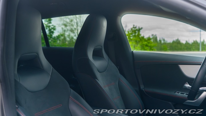Mercedes-Benz CLA 200 AMG Line 2022