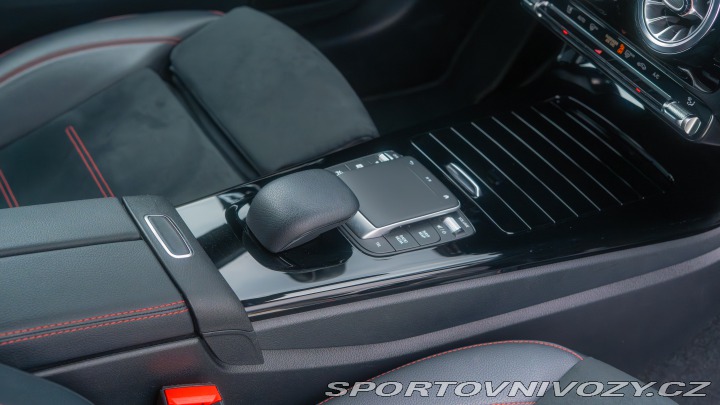 Mercedes-Benz CLA 200 AMG Line 2022