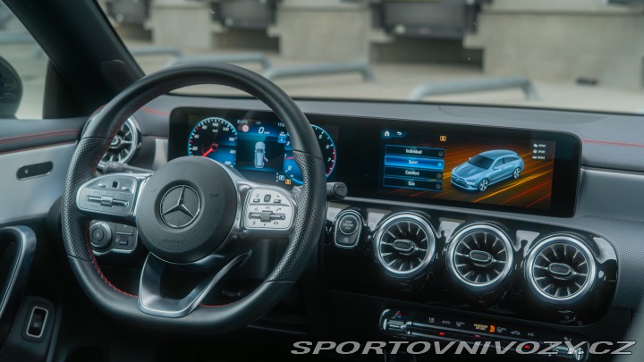 Mercedes-Benz CLA 200 AMG Line 2022
