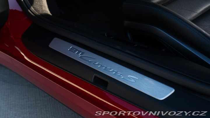 Porsche 911 Carrera S 2024