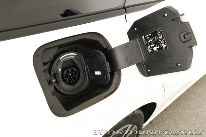 Mercedes-Benz CLA Progressive 250 e 2025