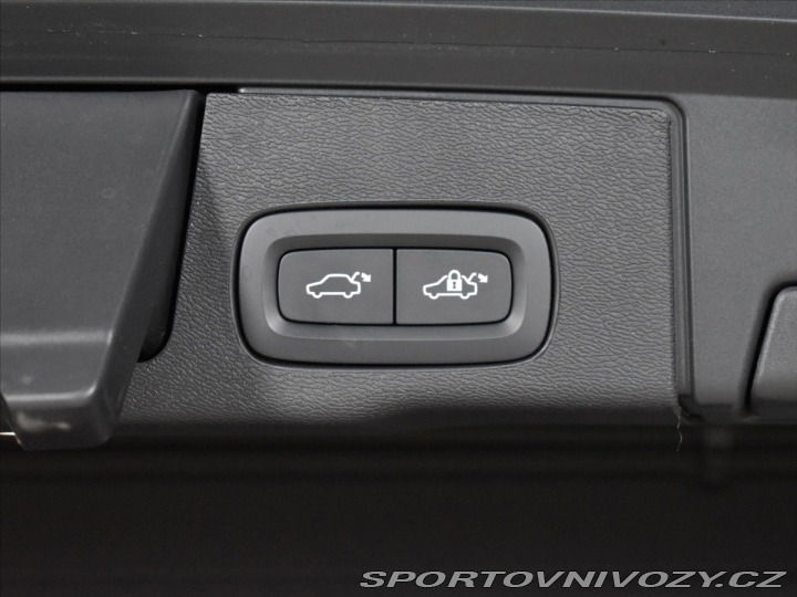 Volvo Ostatní modely XC60 2,0 T8 AWD Ultra B&W, 2025