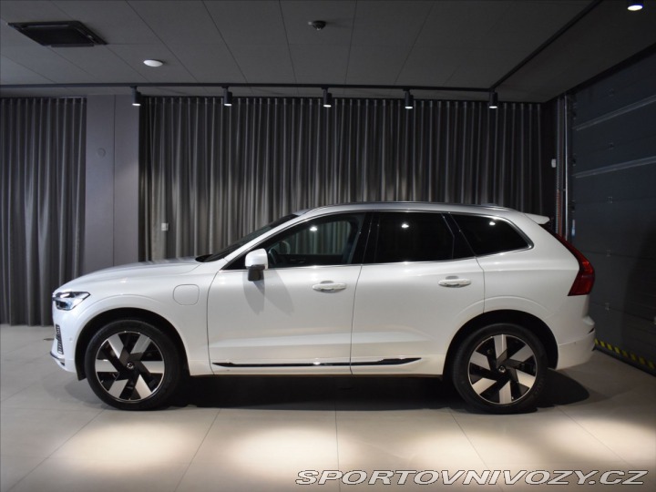 Volvo Ostatní modely XC60 2,0 T8 AWD Ultra B&W, 2025