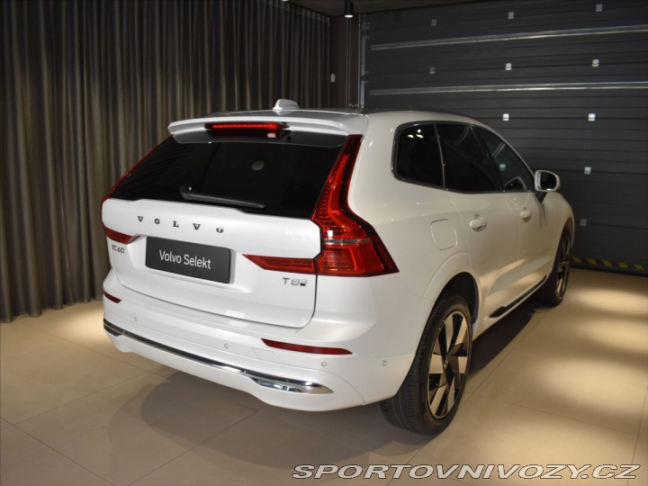 Volvo Ostatní modely XC60 2,0 T8 AWD Ultra B&W, 2025