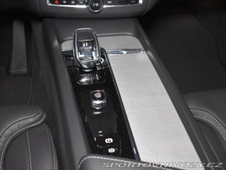 Volvo Ostatní modely XC60 2,0 T8 AWD Ultra B&W, 2025