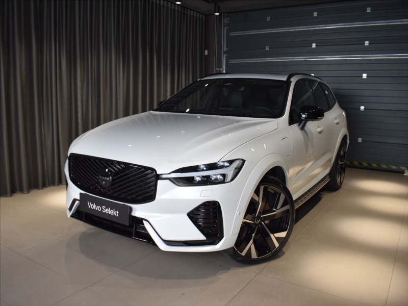Volvo Ostatní modely XC60 2,0 T8 AWD Ultra B&W,