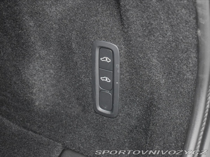 Volvo Ostatní modely XC60 2,0 T8 AWD Ultra B&W, 2025
