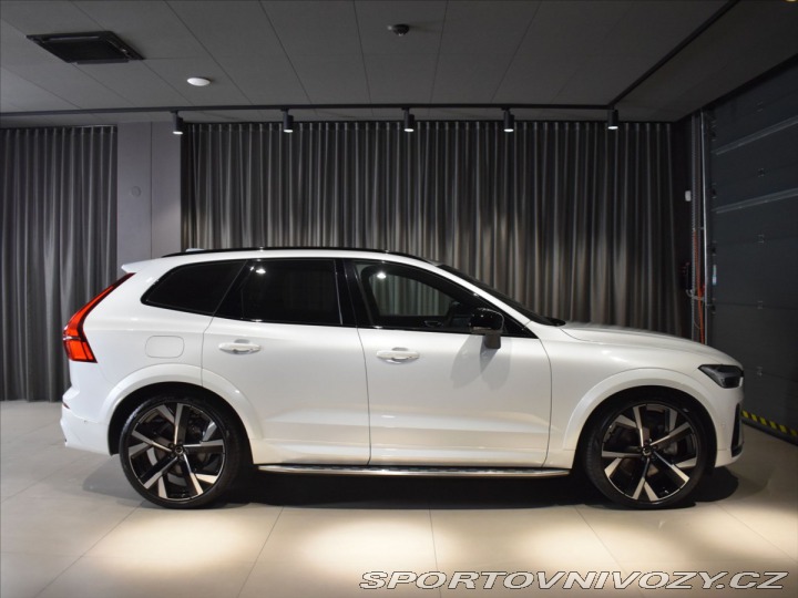 Volvo Ostatní modely XC60 2,0 T8 AWD Ultra B&W, 2025