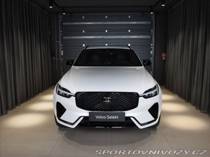 Volvo Ostatní modely XC60 2,0 T8 AWD Ultra B&W, 2025