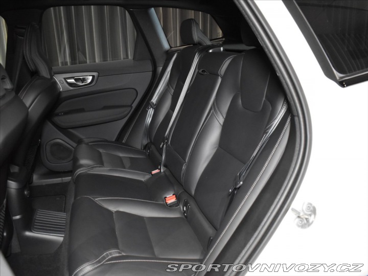 Volvo Ostatní modely XC60 2,0 T8 AWD Ultra B&W, 2025