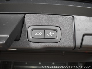 Volvo Ostatní modely XC60 2,0 T8 AWD Ultra B&W, 2025