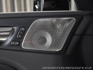 Volvo Ostatní modely XC60 2,0 T8 AWD Ultra B&W, 2025