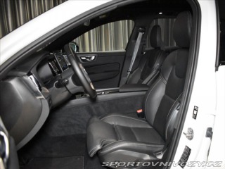 Volvo Ostatní modely XC60 2,0 T8 AWD Ultra B&W, 2025
