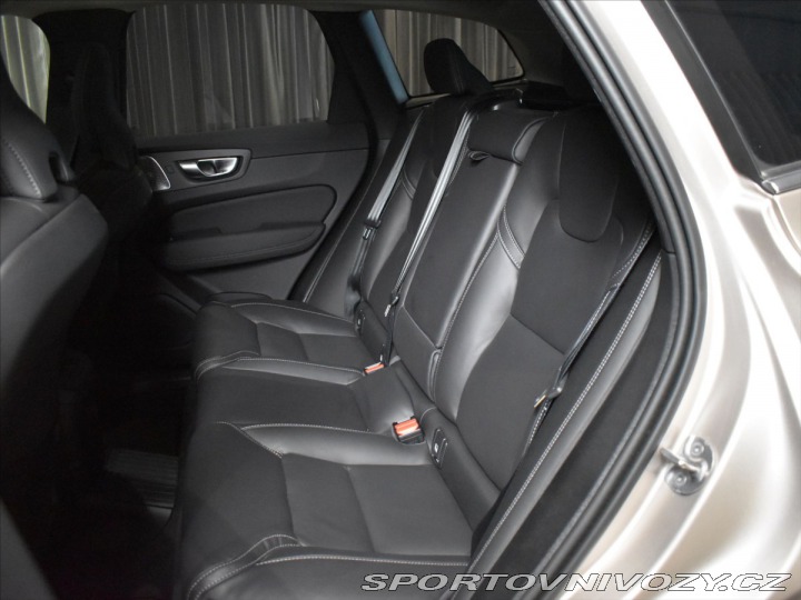 Volvo Ostatní modely XC60 2,0 T8 AWD Ultra B&W, 2025
